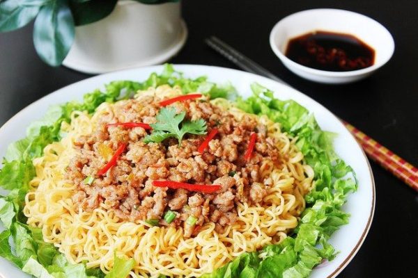 mì trộn thêm rau thịt mì trộn thêm rau thịt